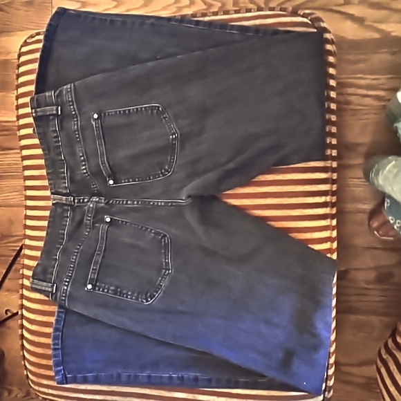 Women's like new Elle dark blue mid rise jeans size 6 Regular.  Back to school! - Picture 2 of 5